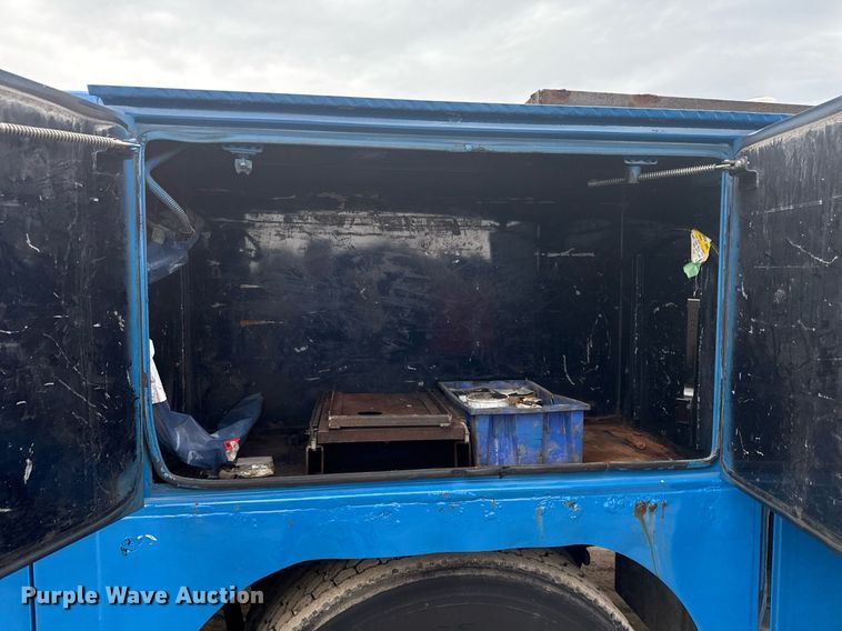 image for item MZ9409 2013 Kenworth T370 utility / service truck