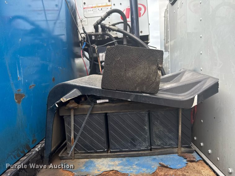 image for item MZ9409 2013 Kenworth T370 utility / service truck