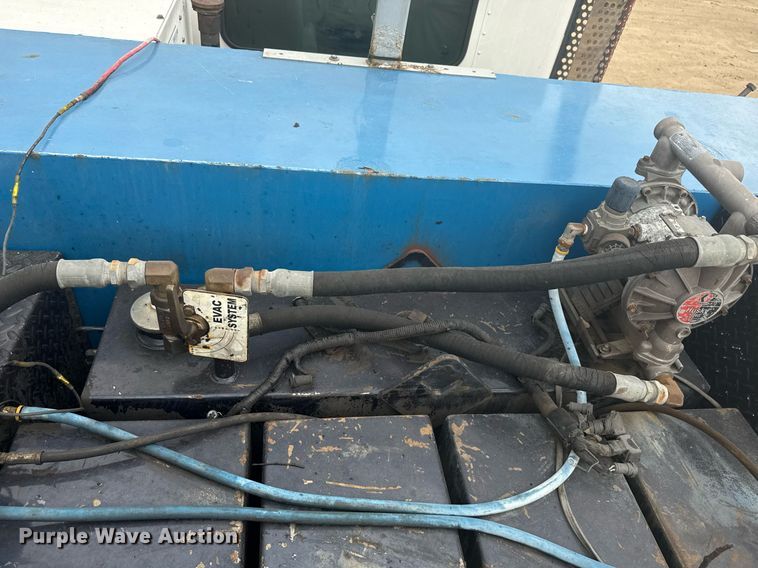 image for item MZ9409 2013 Kenworth T370 utility / service truck