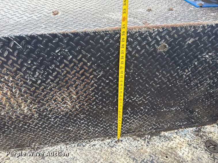 image for item MZ9409 2013 Kenworth T370 utility / service truck