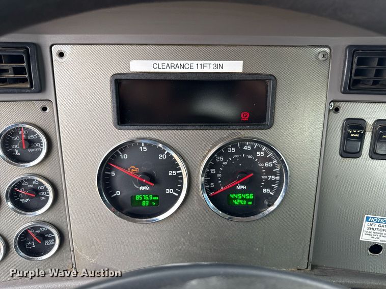 image for item MZ9409 2013 Kenworth T370 utility / service truck