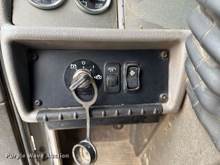 image for item MZ9409 2013 Kenworth T370 utility / service truck