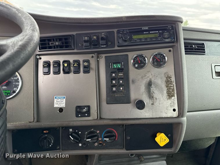 image for item MZ9409 2013 Kenworth T370 utility / service truck