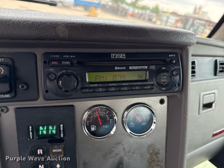 image for item MZ9409 2013 Kenworth T370 utility / service truck