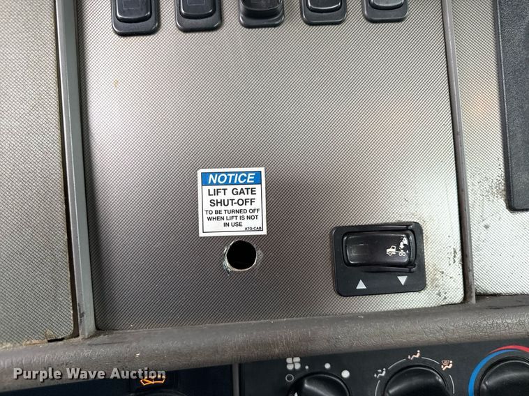 image for item MZ9409 2013 Kenworth T370 utility / service truck