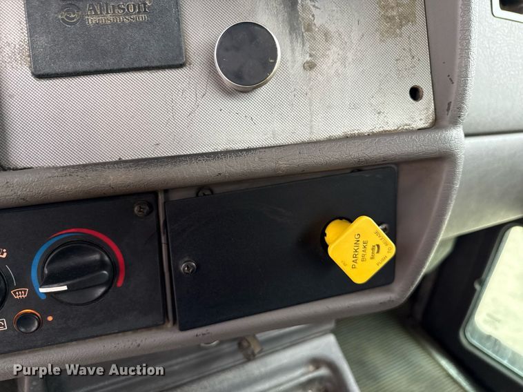 image for item MZ9409 2013 Kenworth T370 utility / service truck