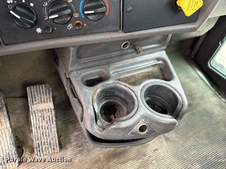 image for item MZ9409 2013 Kenworth T370 utility / service truck