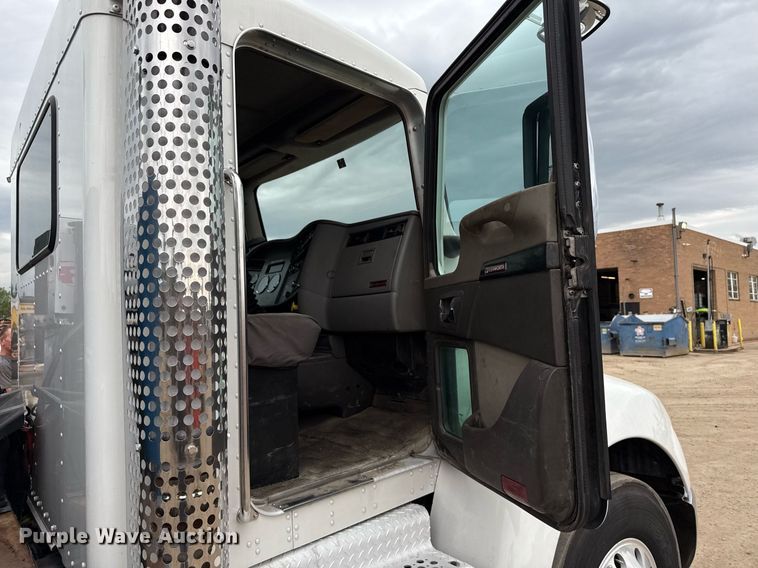 image for item MZ9409 2013 Kenworth T370 utility / service truck