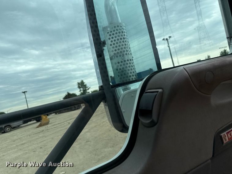 image for item MZ9409 2013 Kenworth T370 utility / service truck