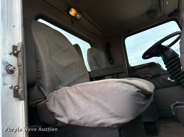 image for item MZ9409 2013 Kenworth T370 utility / service truck