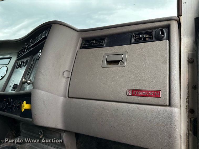 image for item MZ9409 2013 Kenworth T370 utility / service truck