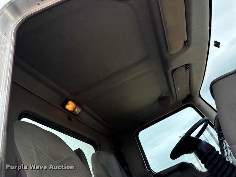 image for item MZ9409 2013 Kenworth T370 utility / service truck