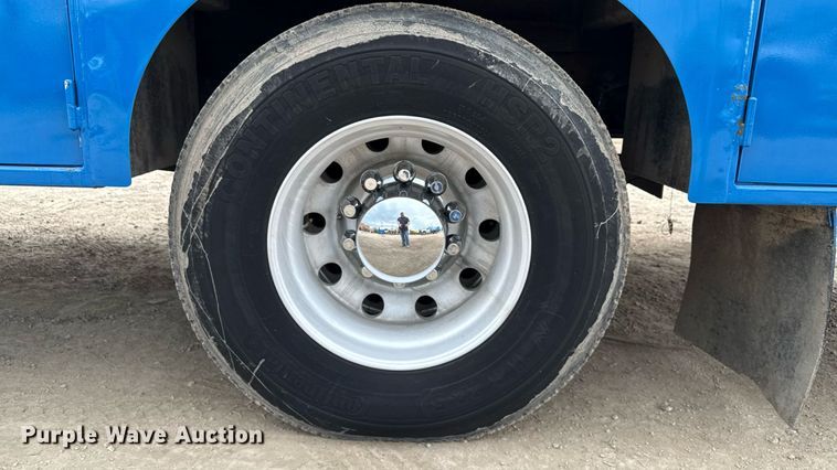 image for item MZ9409 2013 Kenworth T370 utility / service truck