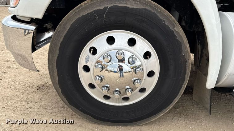 image for item MZ9409 2013 Kenworth T370 utility / service truck