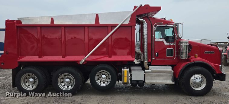 image for item YA0618 2019 Kenworth T800 dump truck