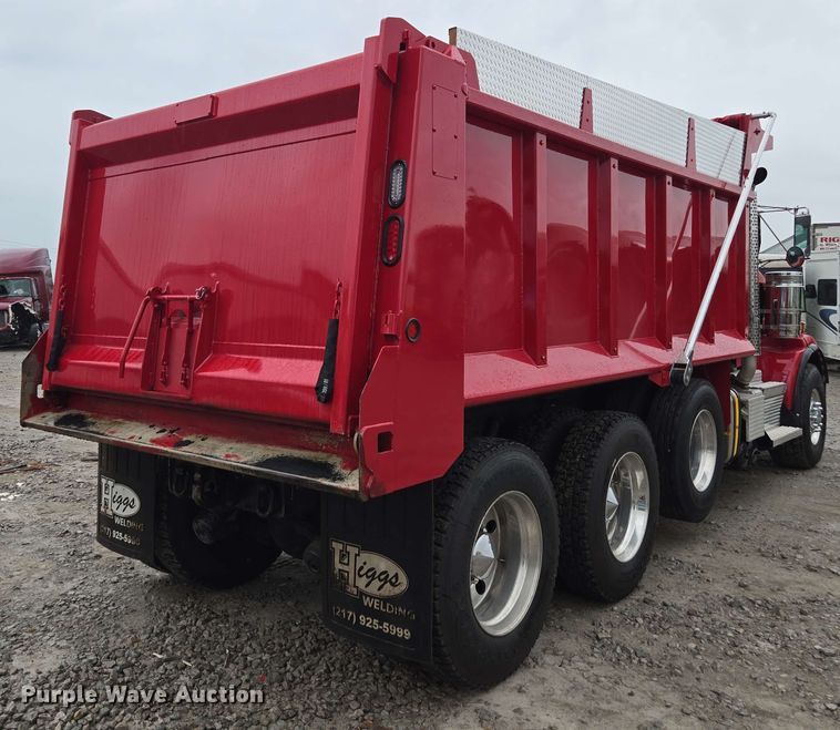 image for item YA0618 2019 Kenworth T800 dump truck