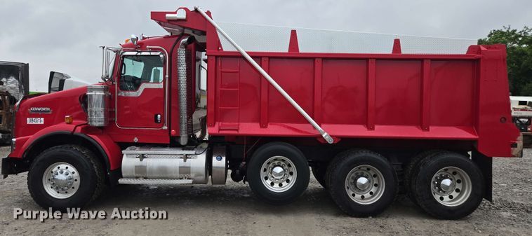 image for item YA0618 2019 Kenworth T800 dump truck