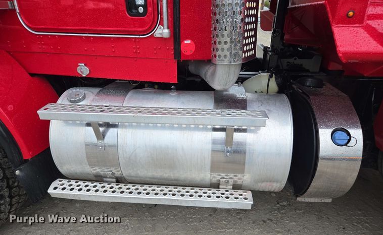 image for item YA0618 2019 Kenworth T800 dump truck