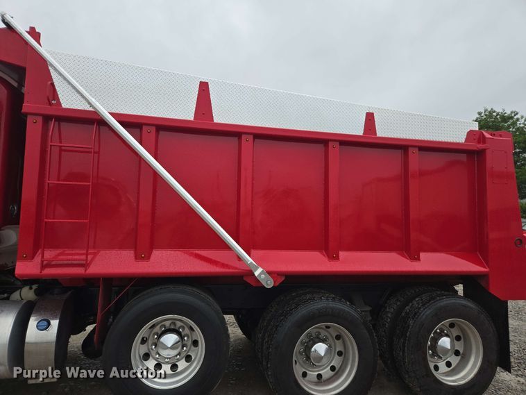 image for item YA0618 2019 Kenworth T800 dump truck