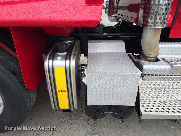 image for item YA0618 2019 Kenworth T800 dump truck