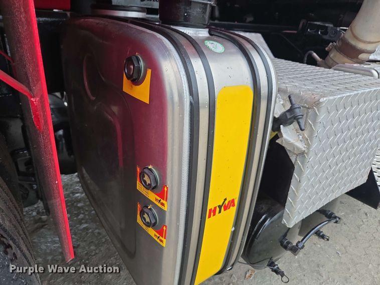 image for item YA0618 2019 Kenworth T800 dump truck