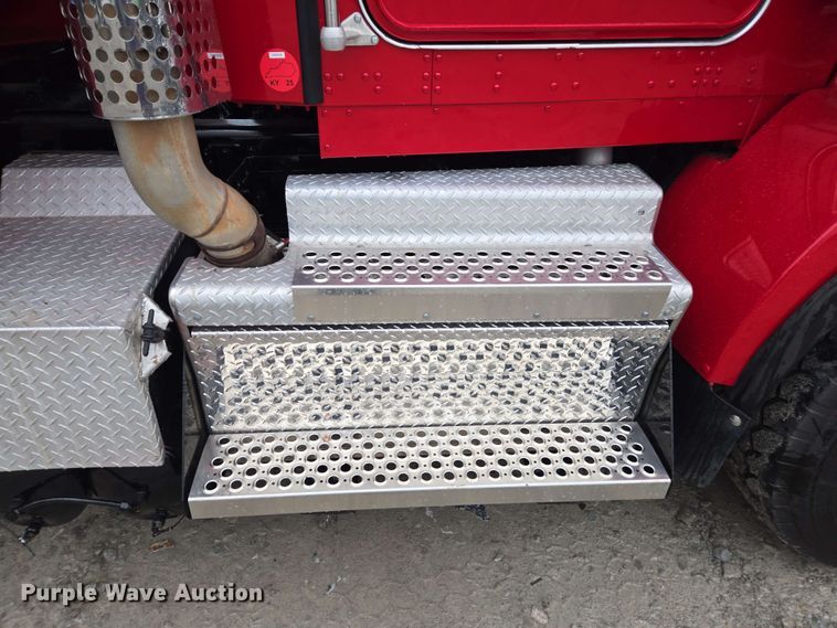 image for item YA0618 2019 Kenworth T800 dump truck