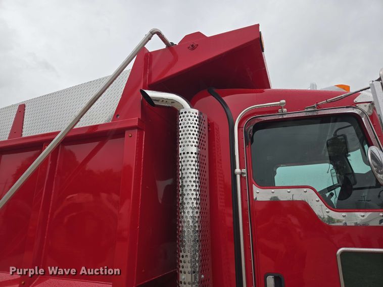 image for item YA0618 2019 Kenworth T800 dump truck