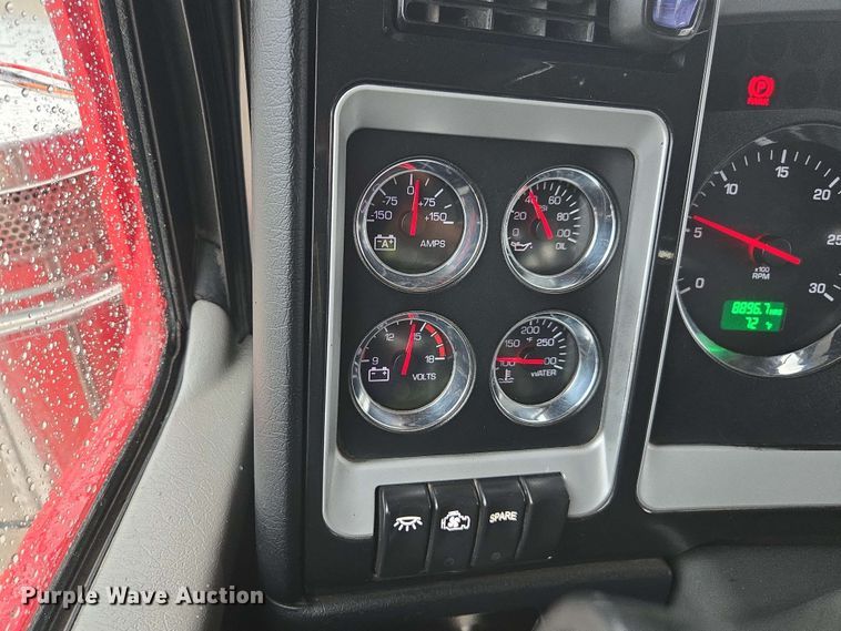 image for item YA0618 2019 Kenworth T800 dump truck