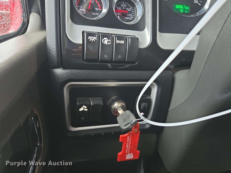 image for item YA0618 2019 Kenworth T800 dump truck