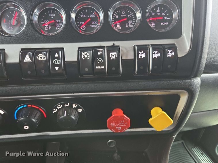 image for item YA0618 2019 Kenworth T800 dump truck