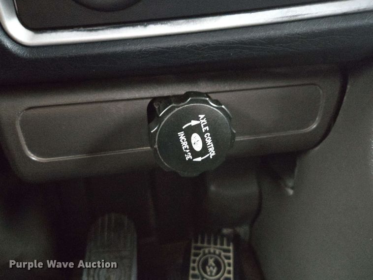 image for item YA0618 2019 Kenworth T800 dump truck