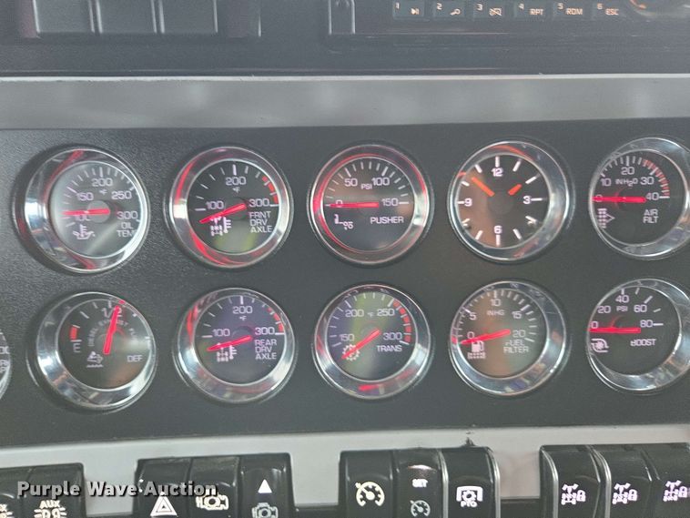 image for item YA0618 2019 Kenworth T800 dump truck