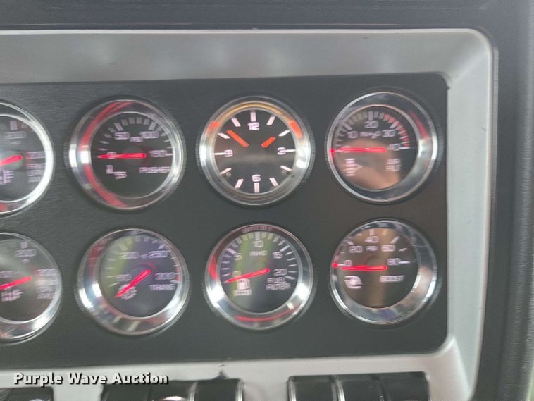 image for item YA0618 2019 Kenworth T800 dump truck