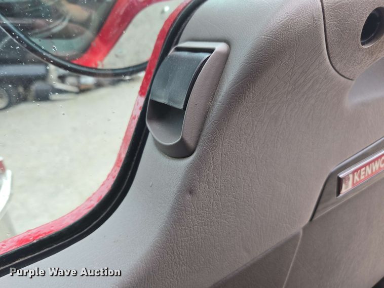 image for item YA0618 2019 Kenworth T800 dump truck