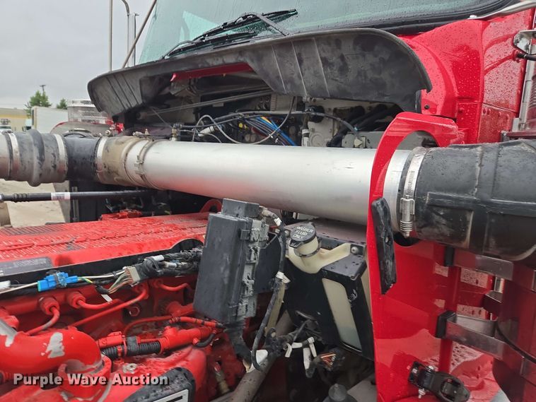 image for item YA0618 2019 Kenworth T800 dump truck