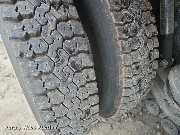 image for item YA0618 2019 Kenworth T800 dump truck