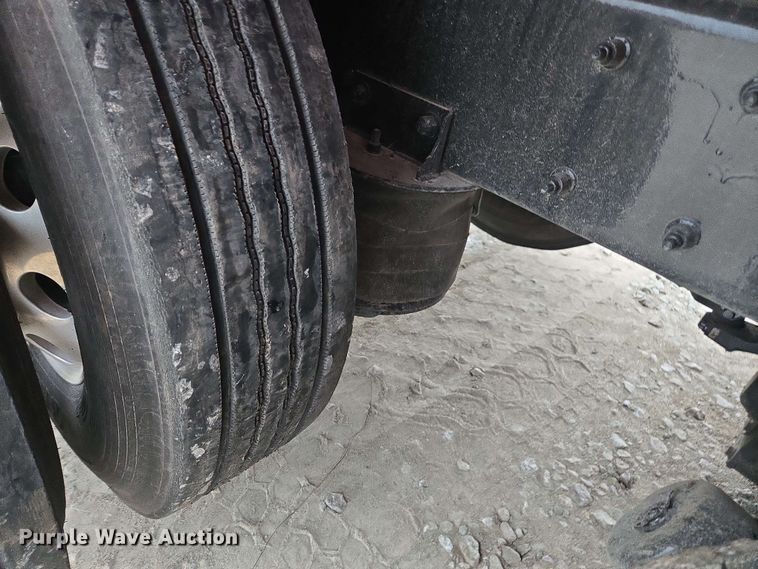 image for item YA0618 2019 Kenworth T800 dump truck