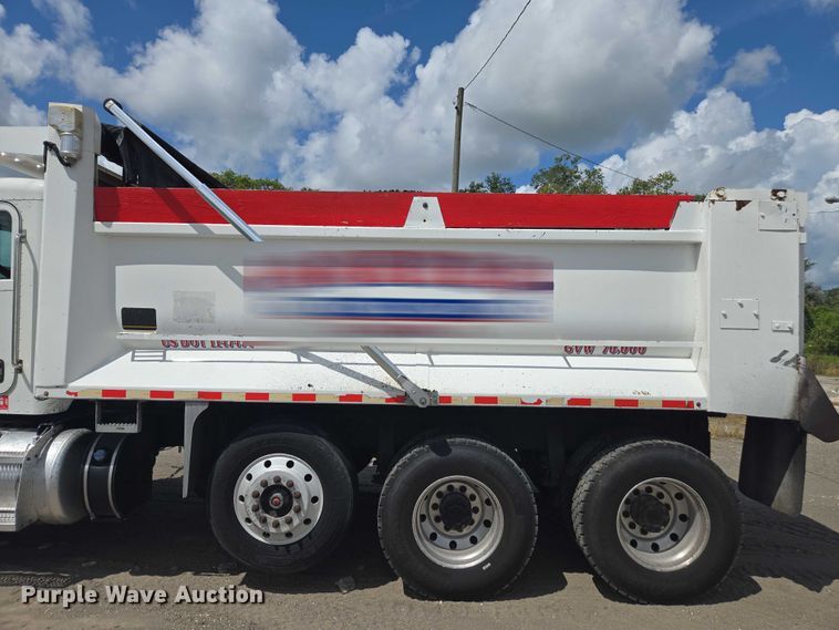 image for item YA0689 2020 Peterbilt 348  dump truck