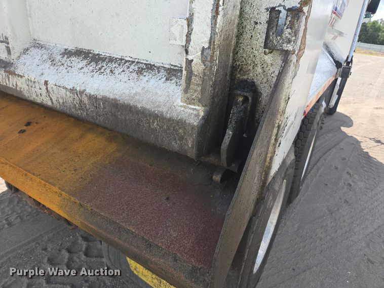 image for item YA0689 2020 Peterbilt 348  dump truck