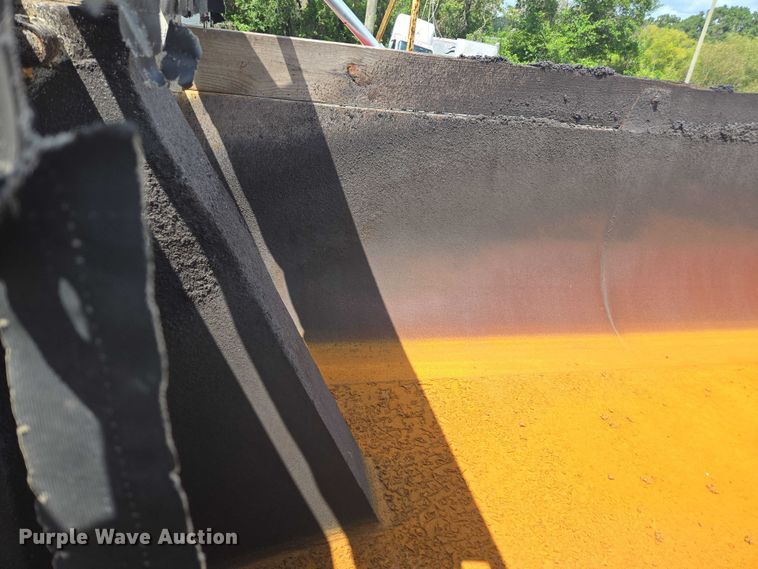 image for item YA0689 2020 Peterbilt 348  dump truck