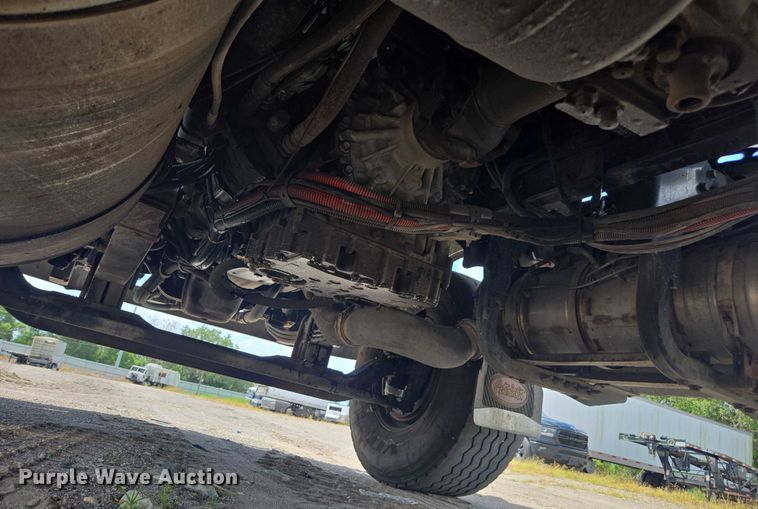 image for item YA0689 2020 Peterbilt 348  dump truck