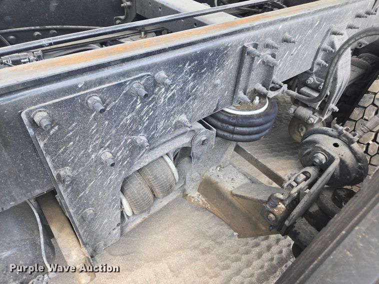 image for item YA0689 2020 Peterbilt 348  dump truck