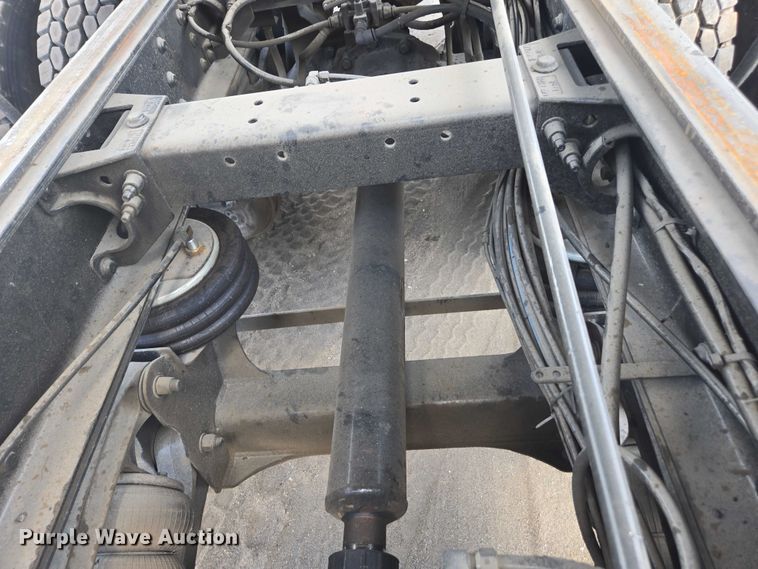 image for item YA0689 2020 Peterbilt 348  dump truck