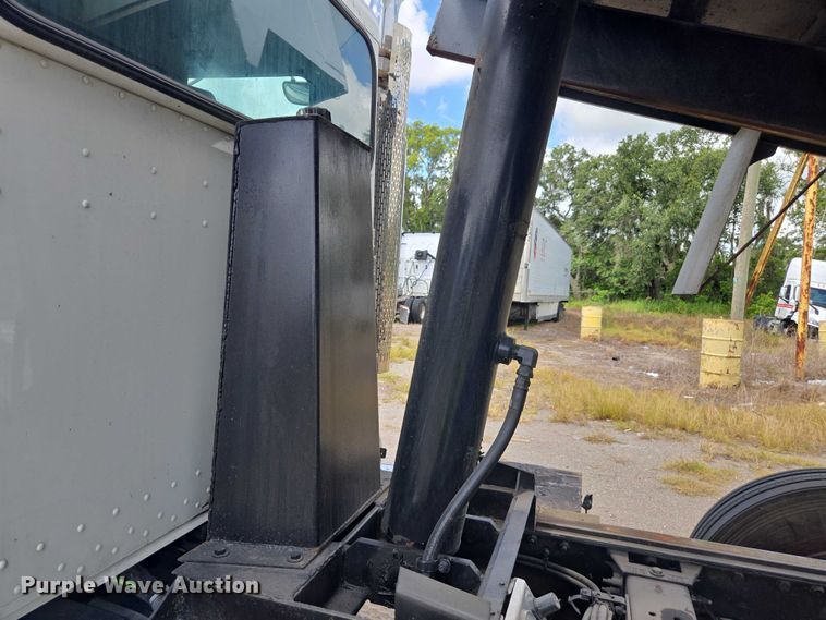 image for item YA0689 2020 Peterbilt 348  dump truck