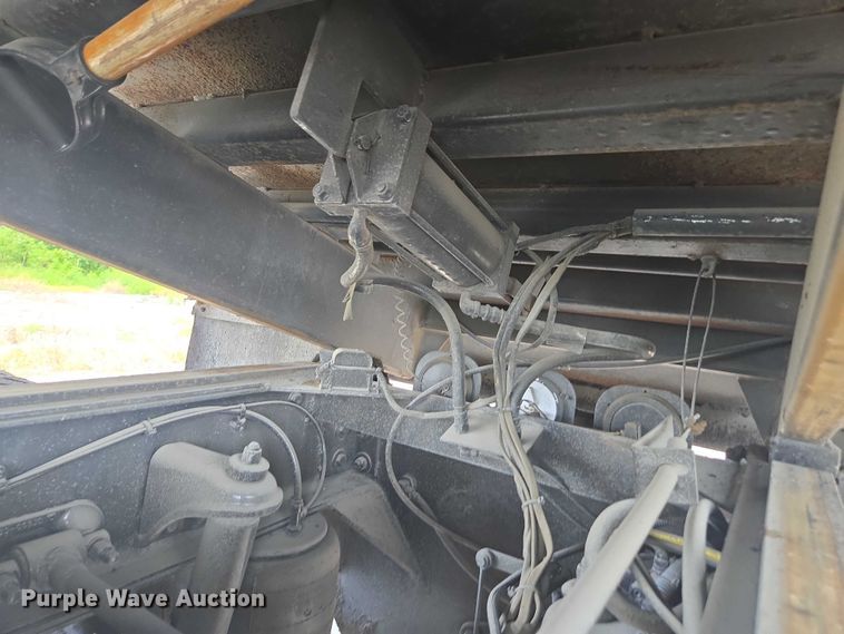 image for item YA0689 2020 Peterbilt 348  dump truck