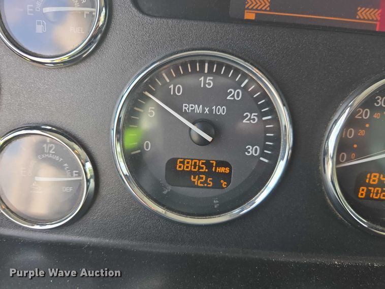 image for item YA0689 2020 Peterbilt 348  dump truck