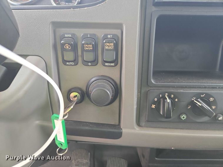 image for item YA0689 2020 Peterbilt 348  dump truck