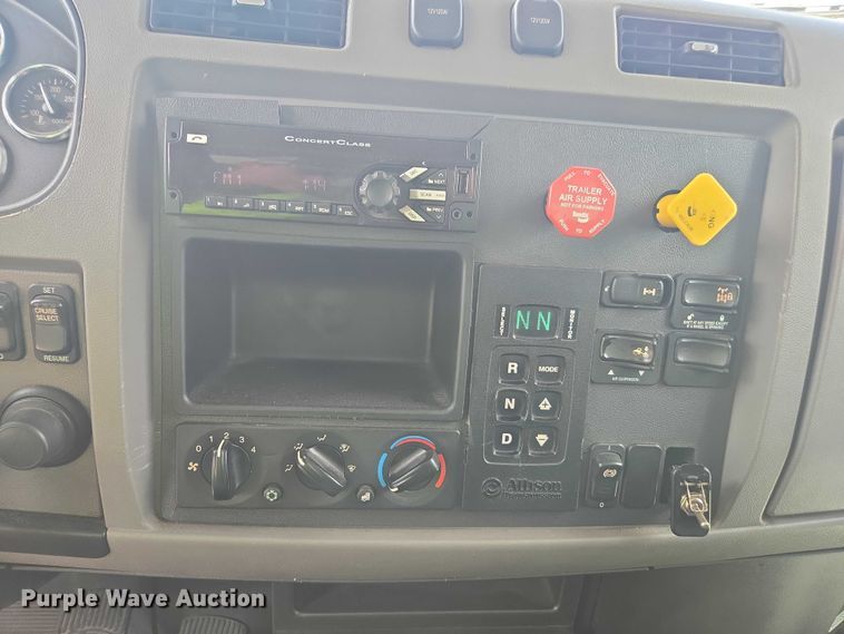 image for item YA0689 2020 Peterbilt 348  dump truck