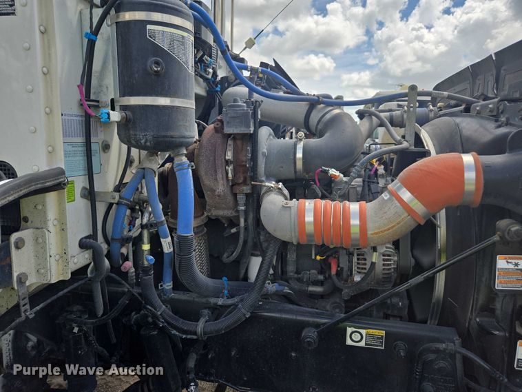 image for item YA0689 2020 Peterbilt 348  dump truck