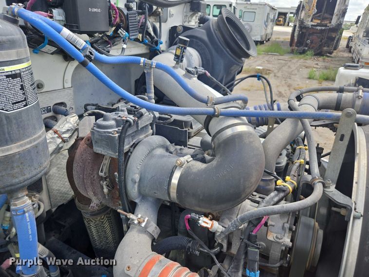 image for item YA0689 2020 Peterbilt 348  dump truck